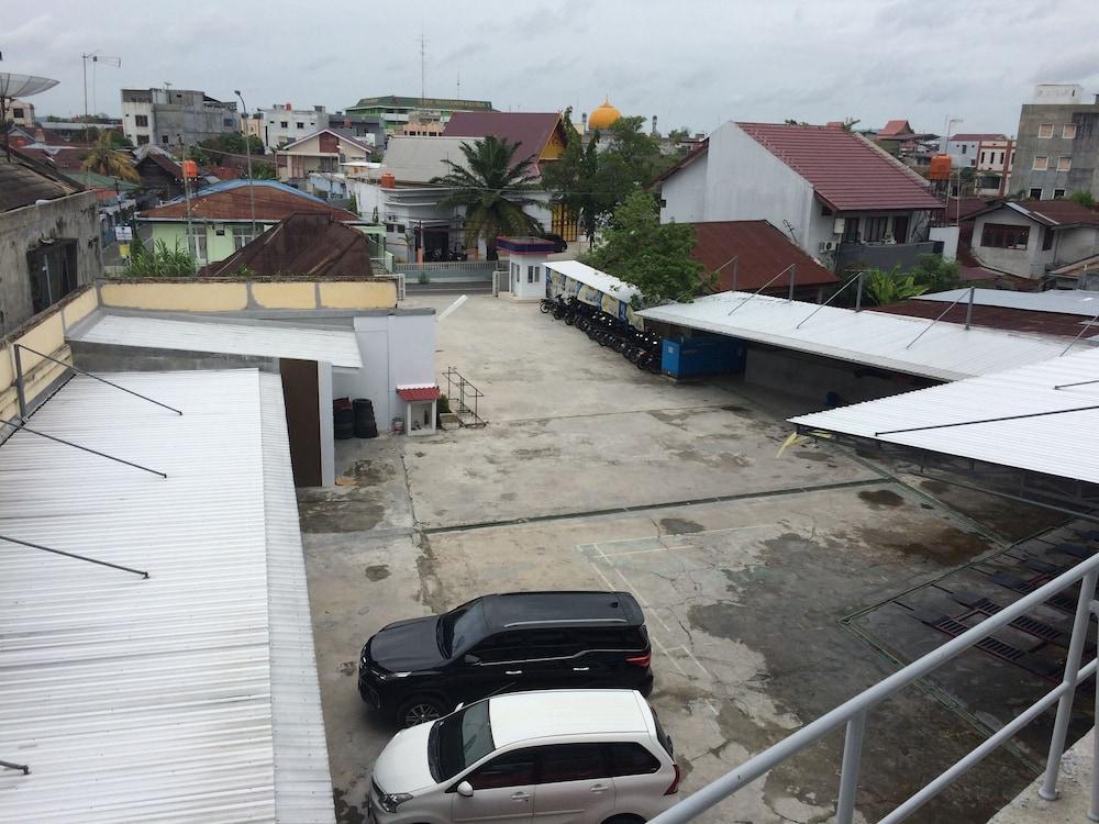 Oyo 1825 Marcopolo Homestay Pekanbaru Exterior foto