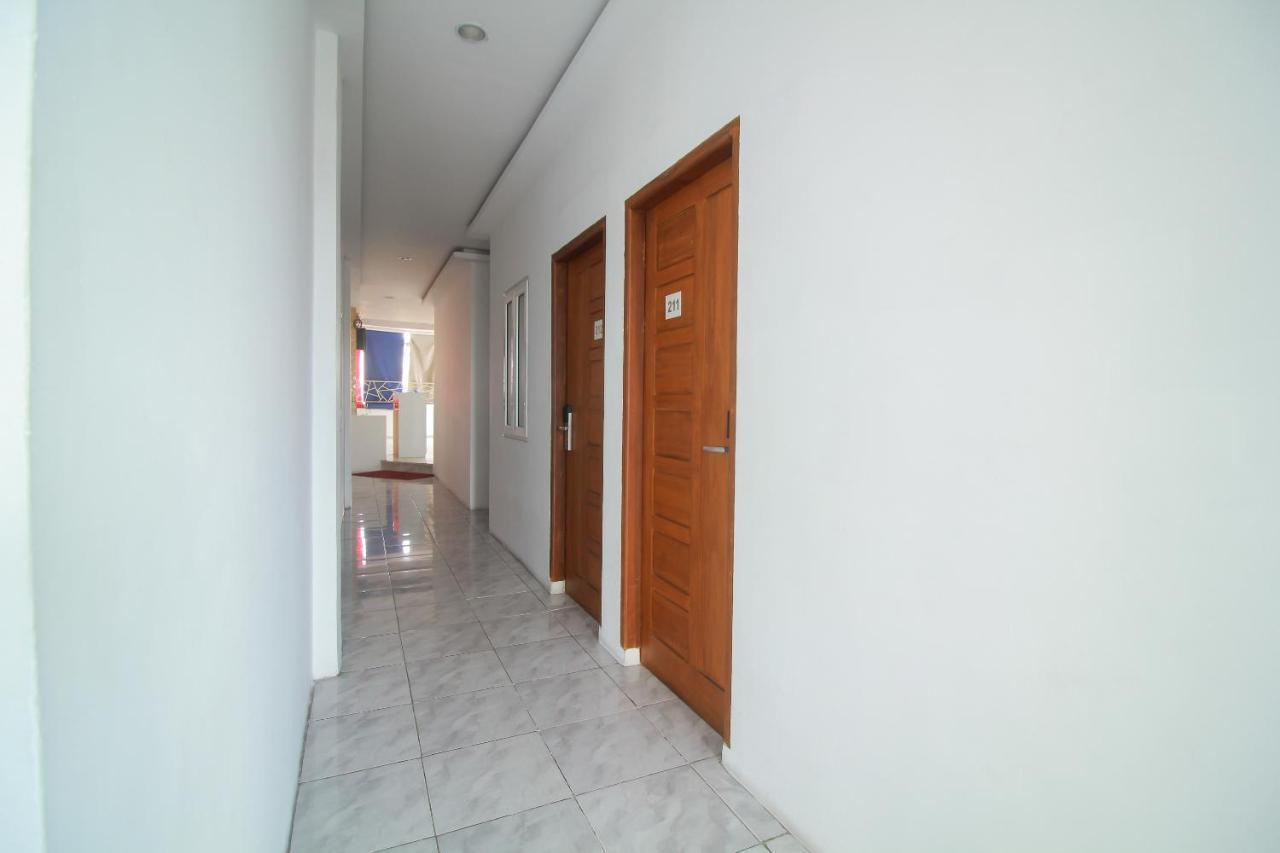Oyo 1825 Marcopolo Homestay Pekanbaru Exterior foto