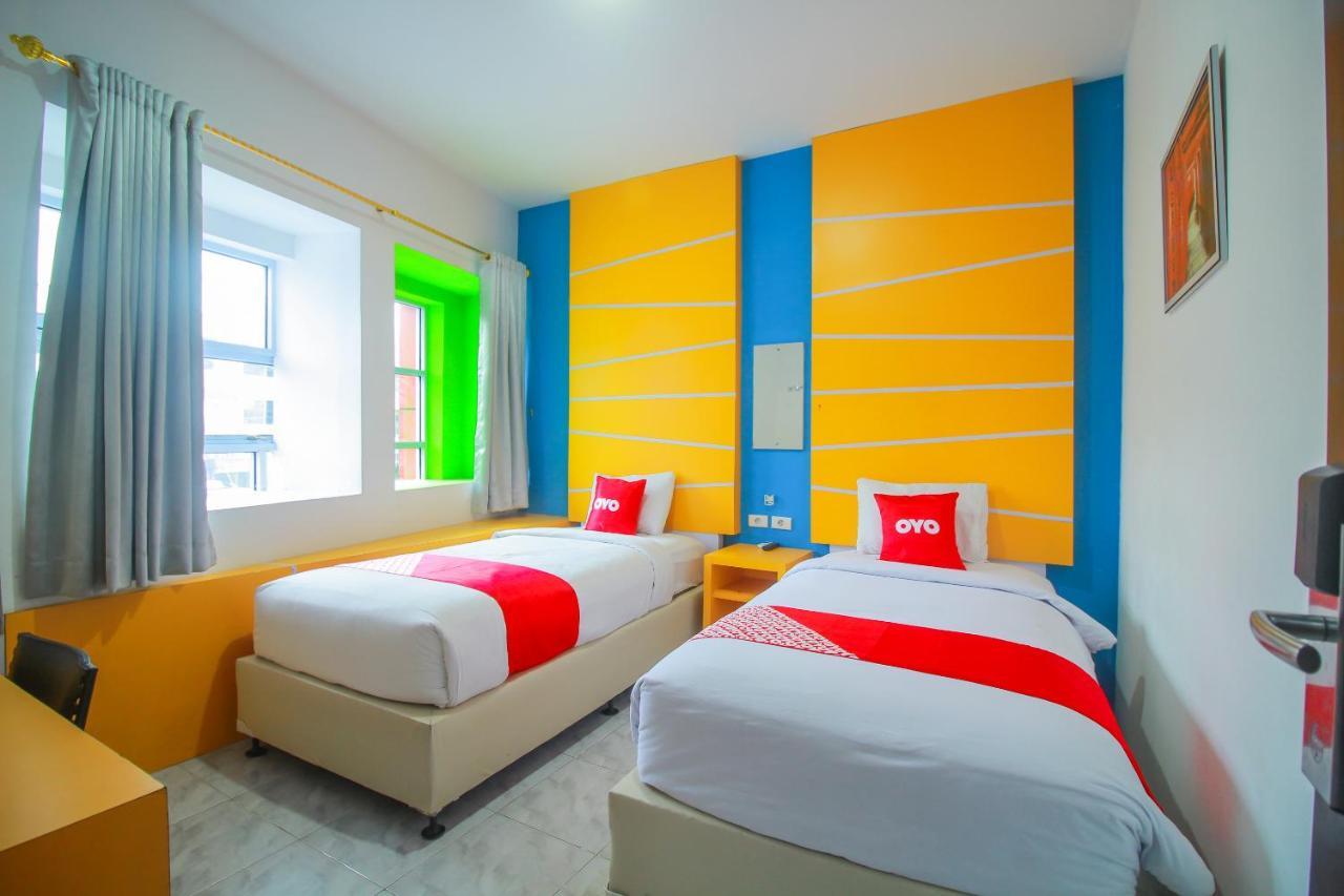 Oyo 1825 Marcopolo Homestay Pekanbaru Exterior foto