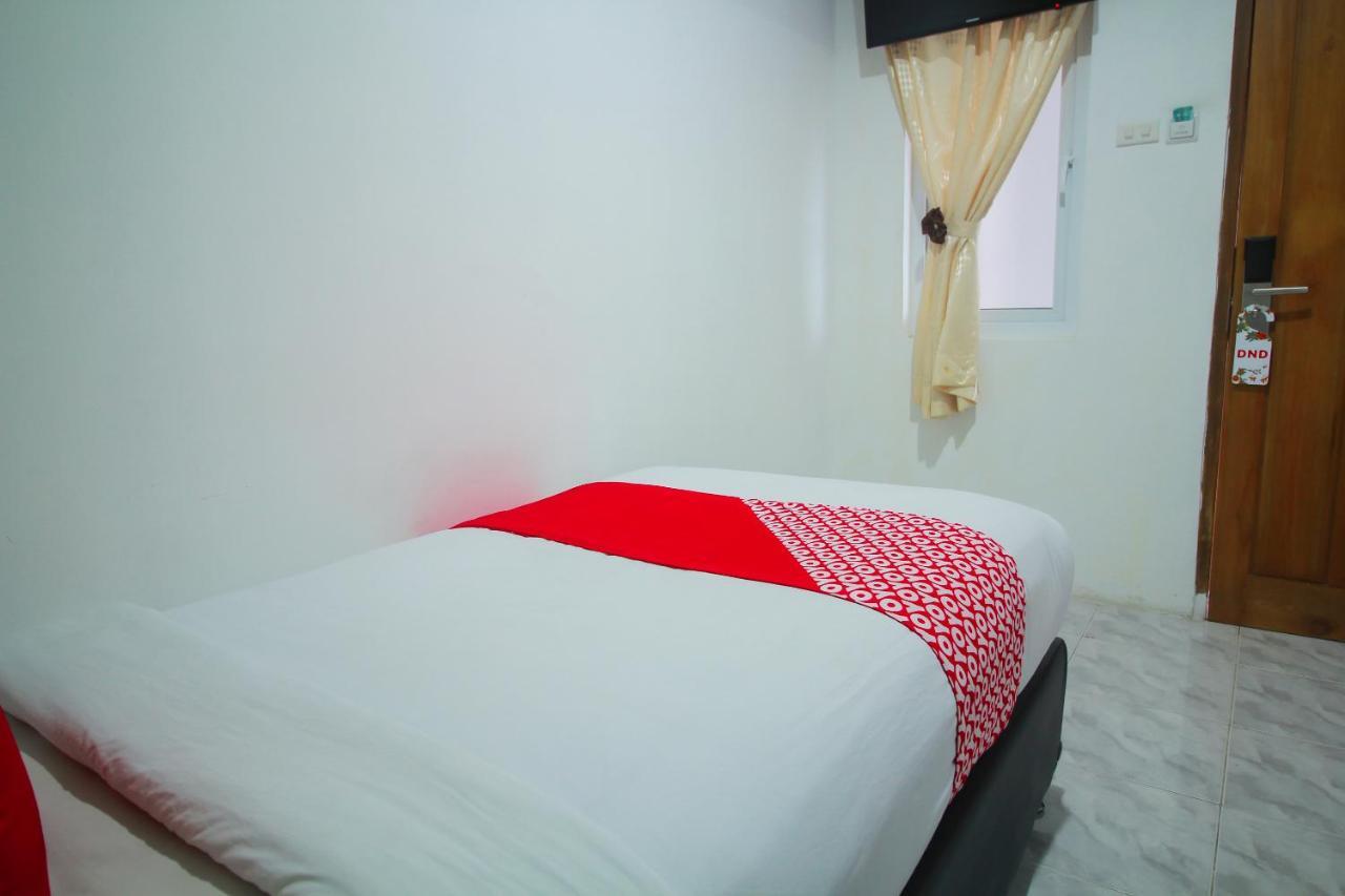 Oyo 1825 Marcopolo Homestay Pekanbaru Exterior foto