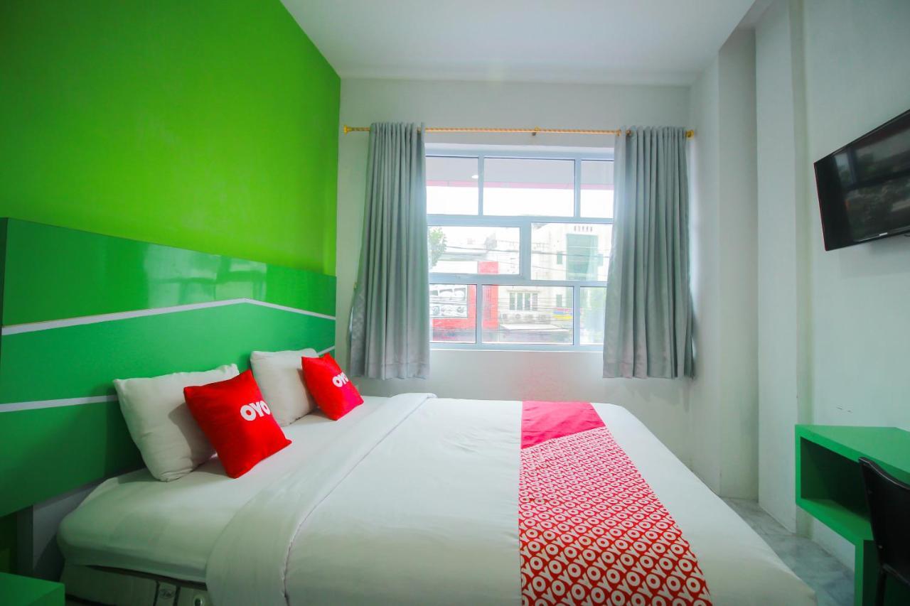 Oyo 1825 Marcopolo Homestay Pekanbaru Exterior foto