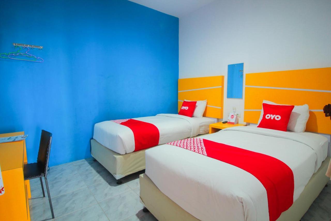 Oyo 1825 Marcopolo Homestay Pekanbaru Exterior foto