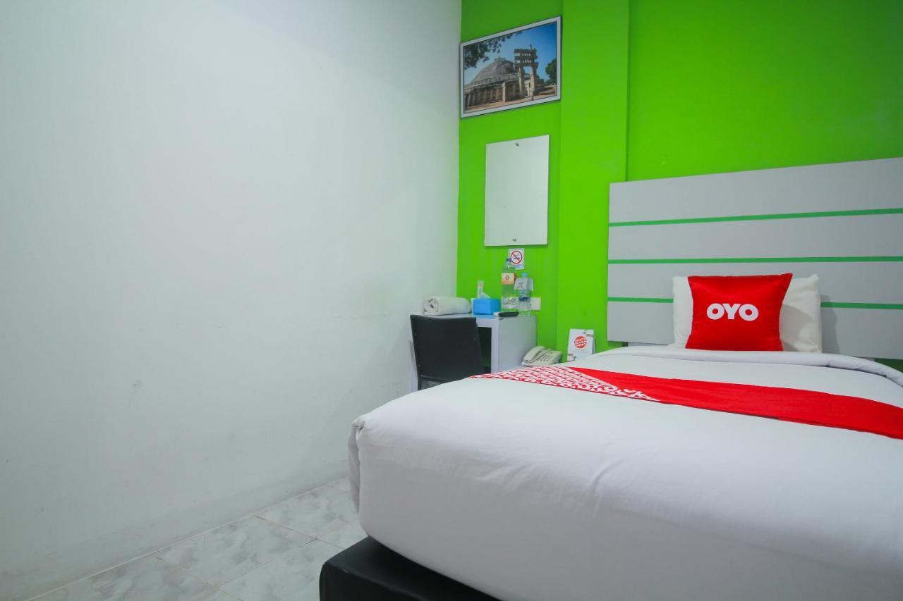 Oyo 1825 Marcopolo Homestay Pekanbaru Exterior foto